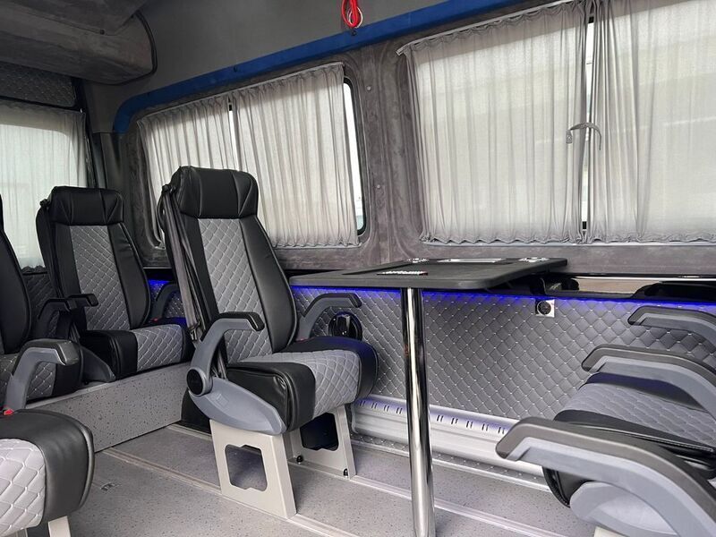 Gebraucht Mercedes Sprinter 170 PS (125 kW) 2022 Schwarz Van