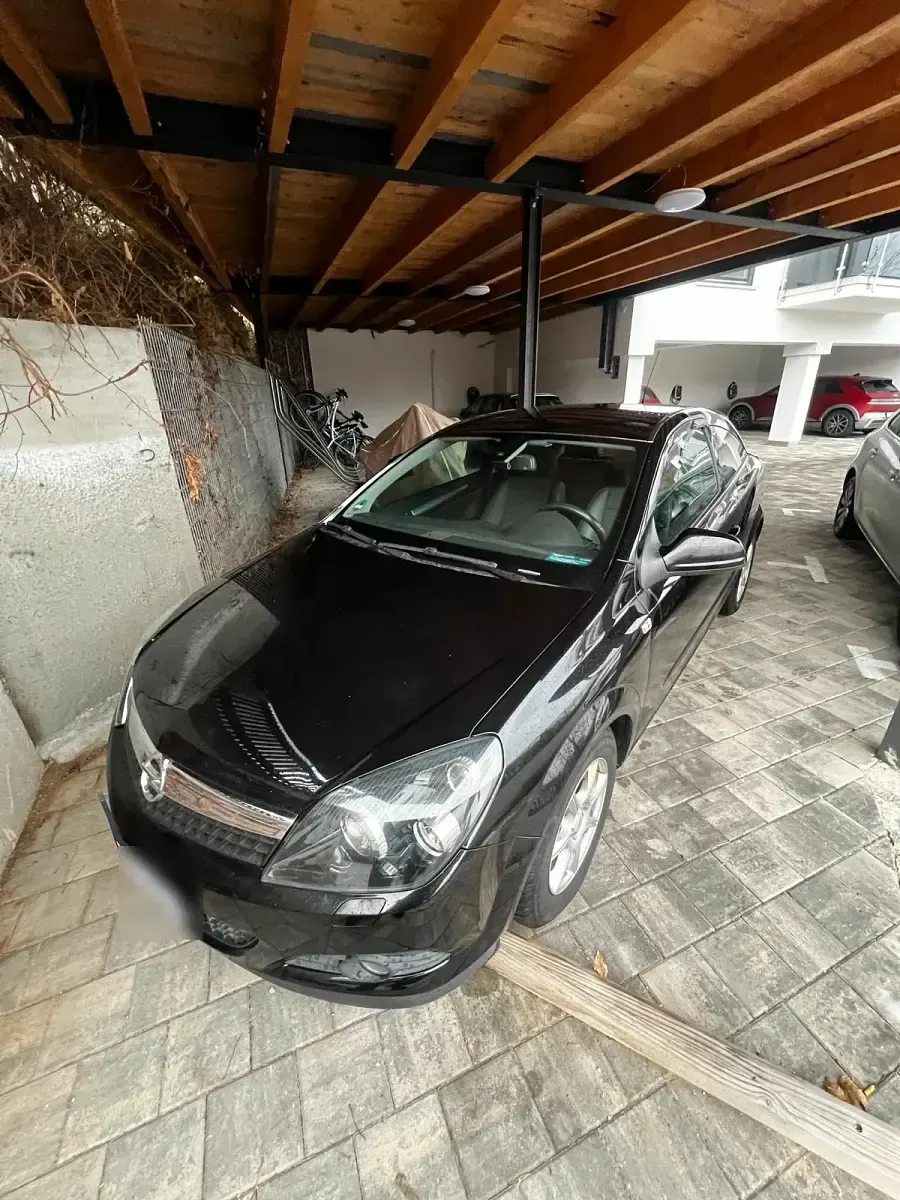 Gebraucht Opel Astra GTC 90 PS (66 kW) 2010 Schwarz Coupé