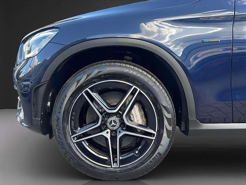 Gebraucht Mercedes GLC300e AMG 194 PS (142 kW) 2021 Cavansitblau (metallic) SUV
