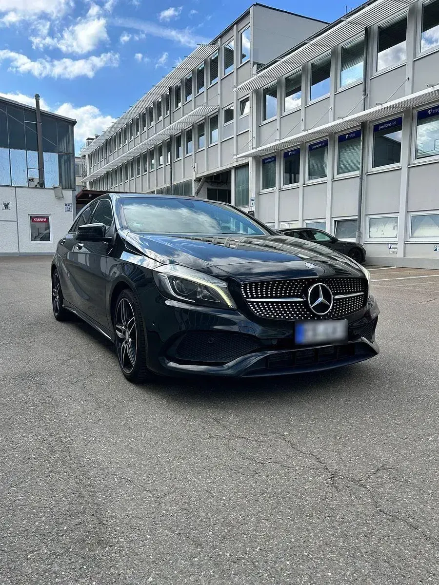 Gebraucht Mercedes 220 AMG 177 PS (130 kW) 2015 Schwarz Limousine