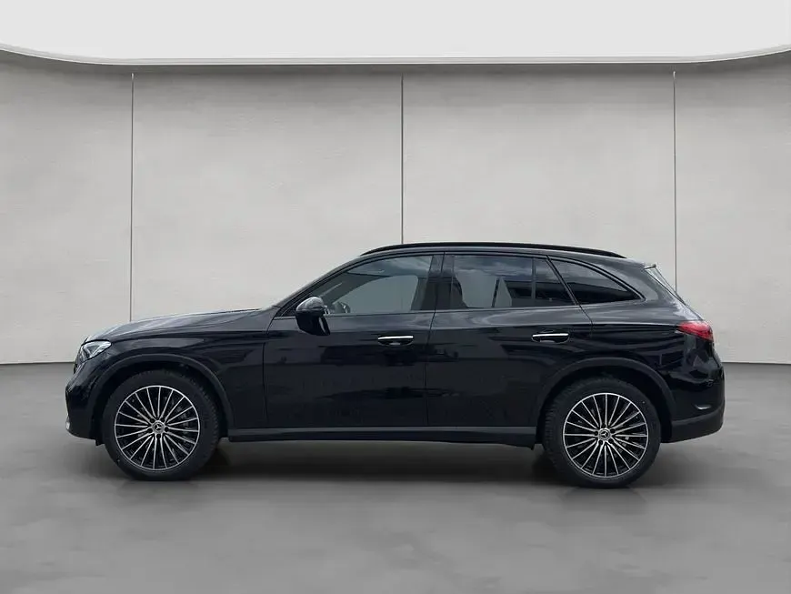 Gebraucht Mercedes GLC200 AMG 163 PS (119 kW) 2025 Schwarz SUV