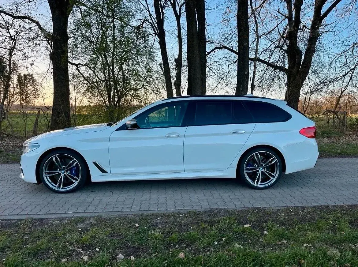Gebraucht BMW 550 400 PS (294 kW) 2018 Weiß Kombi