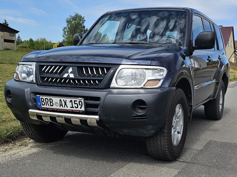 Blau Gebraucht 2005 Mitsubishi Pajero SUV | 8.888 € (Fairer Preis) - Bild 1/4