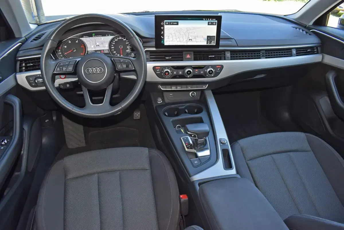Gebraucht Audi A4 Business 163 PS (119 kW) 2022 Schwarz Kombi