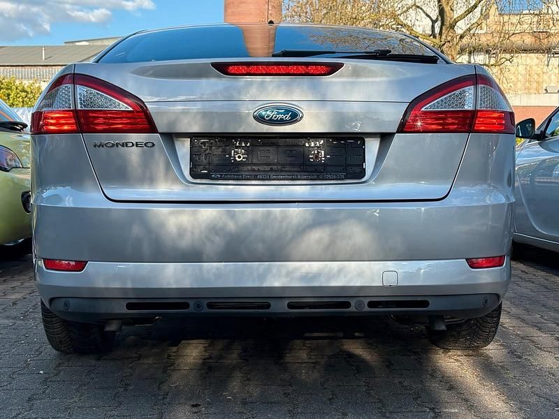 Gebraucht Ford Mondeo Ghia 159 PS (116 kW) 2007 Grau Limousine