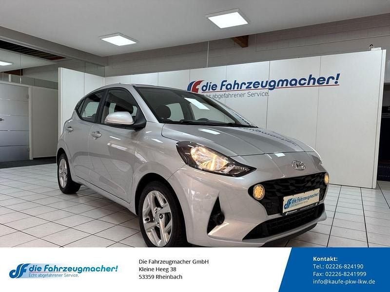 Silber Gebraucht 2022 Hyundai i10 Trend Kleinwagen | 11.788 € (Fairer Preis) - Bild 1/4