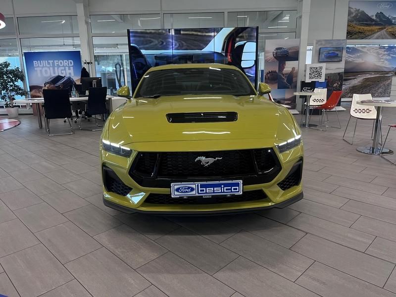 Neu Ford Mustang GT Fastback 446 PS (328 kW) 2025 Intense lime yellow metallic (gelb) Coupé