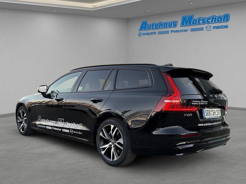 Gebraucht Volvo V60 Ultra 197 PS (144 kW) 2025 Onyx black / metallic Kombi