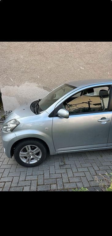 Gebraucht Daihatsu Sirion 91 PS (66 kW) 2009 Silber Kleinwagen
