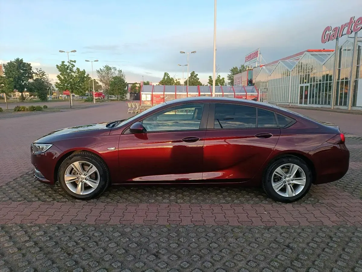 Gebraucht Opel Insignia Sport 140 PS (102 kW) 2018 Rot Limousine