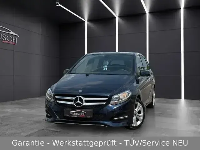 Gebraucht Mercedes B180 Style 136 PS (100 kW) 2018 Cavansitblau Kleinwagen