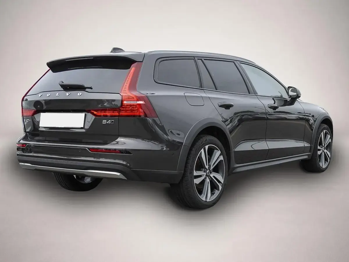 Gebraucht Volvo V60 CC Ultimate 197 PS (144 kW) 2023 Manufacturer Kombi