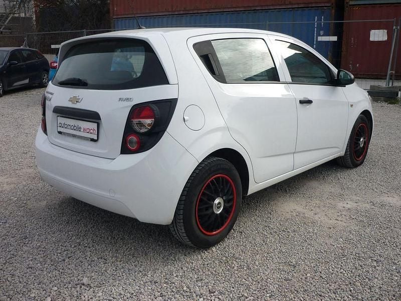 Gebraucht Chevrolet Aveo LS 69 PS (50 kW) 2013 Weiß Limousine