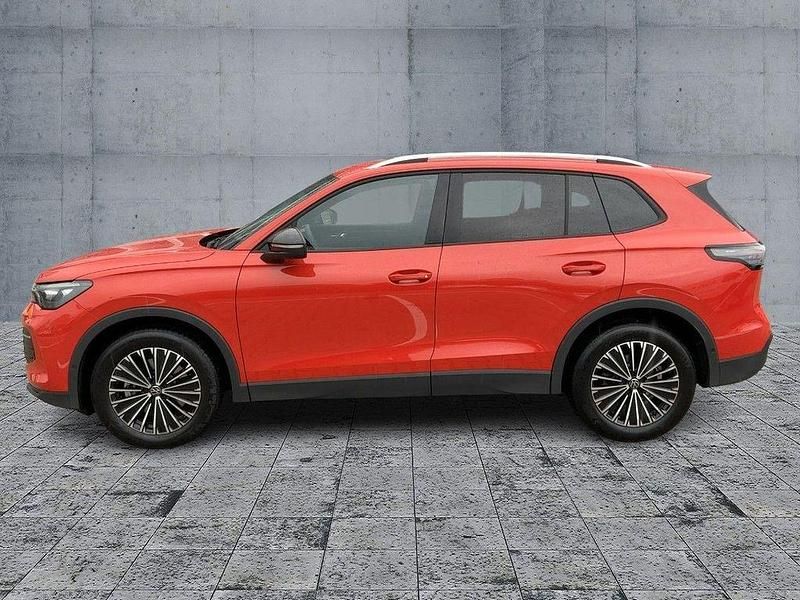 Gebraucht VW Tiguan Goal 150 PS (110 kW) 2025 Rot SUV