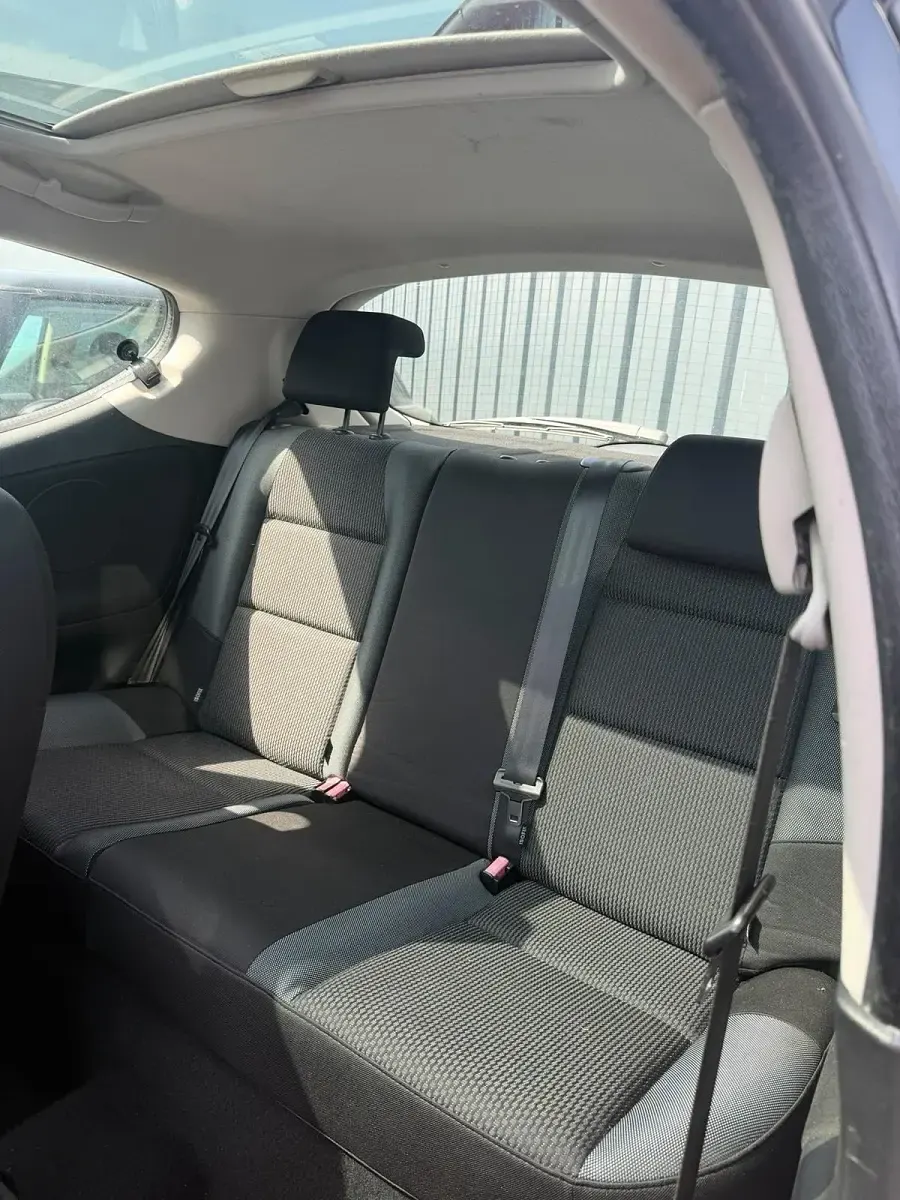Gebraucht Peugeot 207 73 PS (53 kW) 2010 Schwarz Limousine