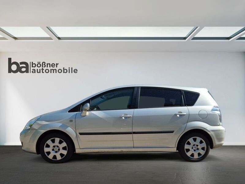 Silber Gebraucht 2007 Toyota Corolla Verso Van / Kleinbus | 3.990 € (Guter Preis) - Bild 1/4