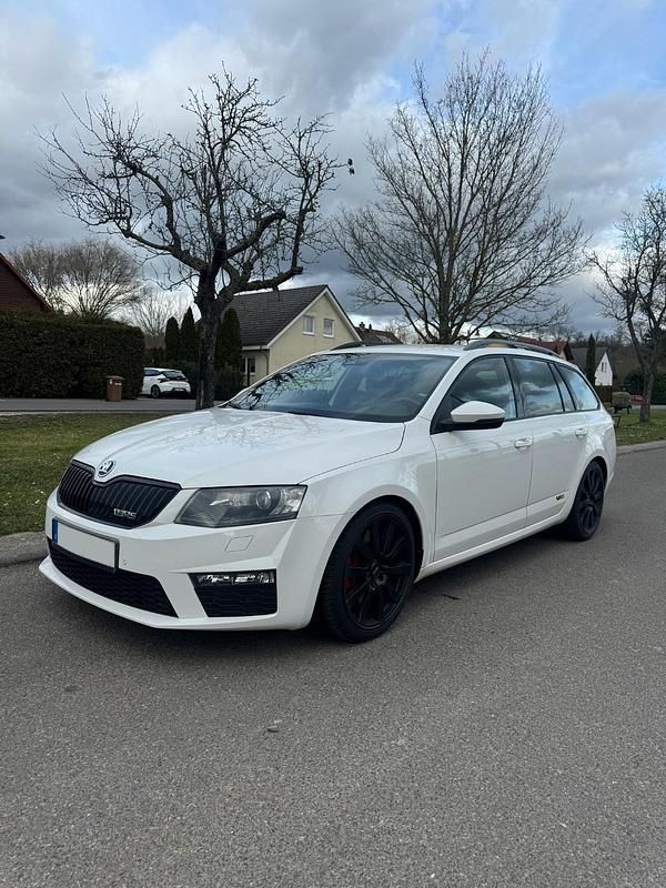 Gebraucht Skoda Octavia vRS 184 PS (135 kW) 2013 Weiß Kombi