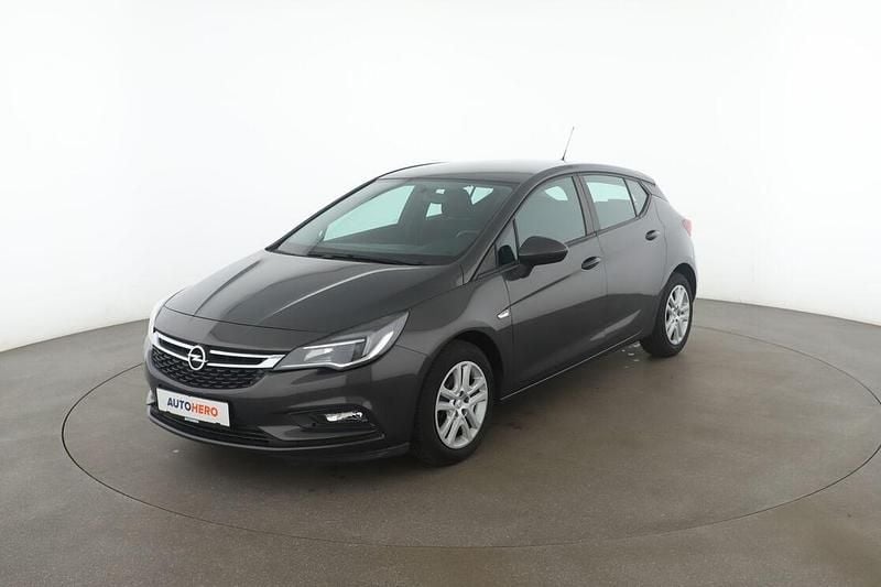 Grau Gebraucht 2016 Opel Astra Edition Limousine | 9.840 € (Guter Preis) - Bild 1/3
