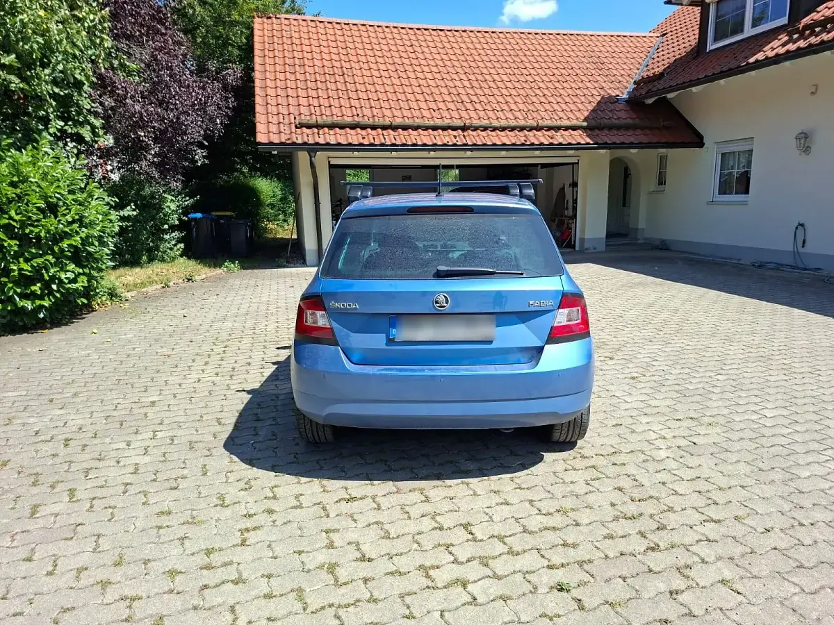 Gebraucht Skoda Fabia Joy 90 PS (66 kW) 2016 Blau Kleinwagen