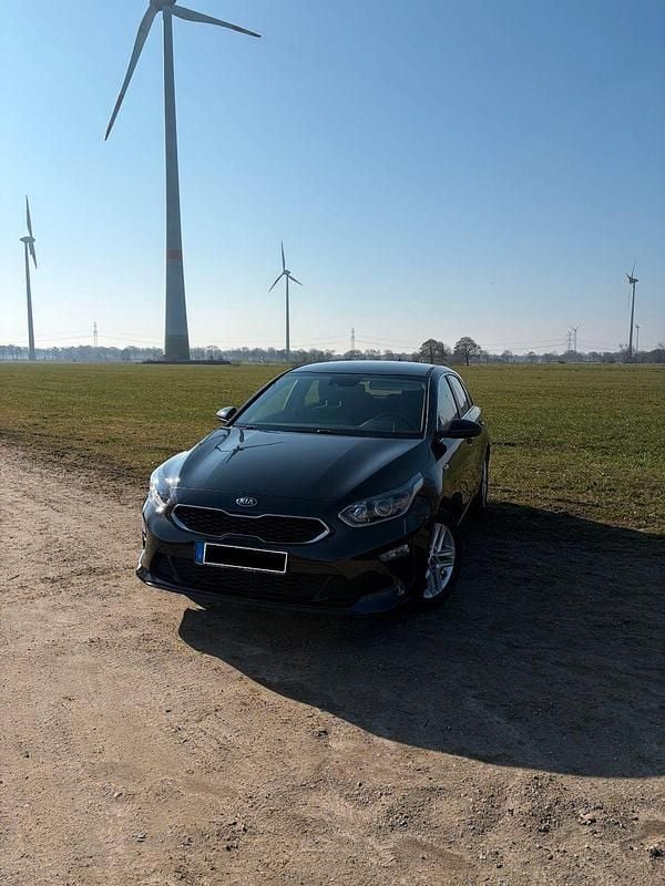 Gebraucht Kia Ceed Vision 160 PS (117 kW) 2021 Schwarz Kleinwagen