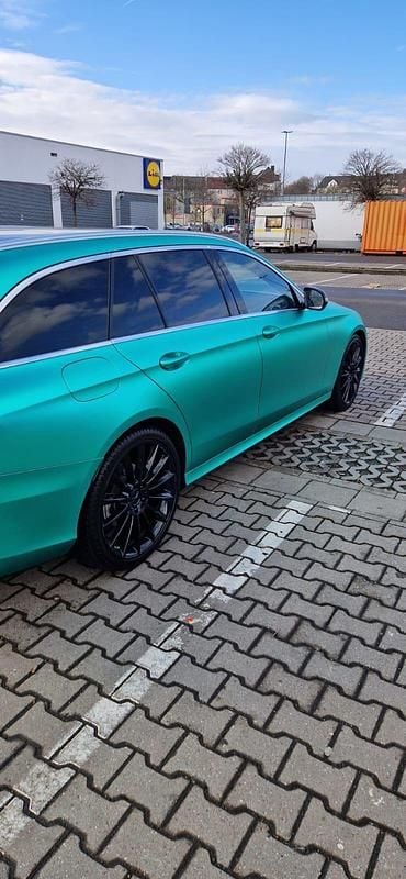 Gebraucht Mercedes E220 AMG line 194 PS (142 kW) 2017 Schwarz Kombi