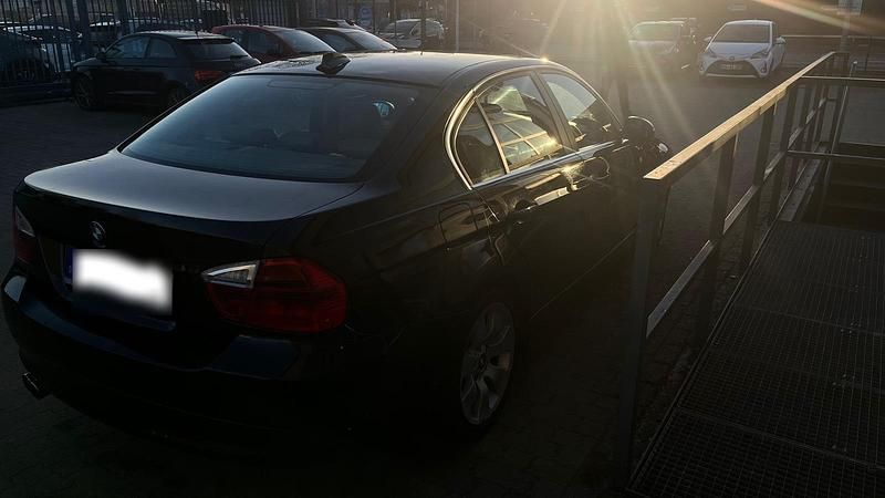 Gebraucht BMW 330 231 PS (169 kW) 2006 Schwarz Limousine