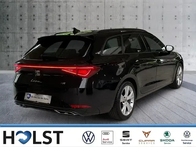 Gebraucht Seat Leon FR 110 PS (80 kW) 2024 Mitternachtsschwarz Kombi