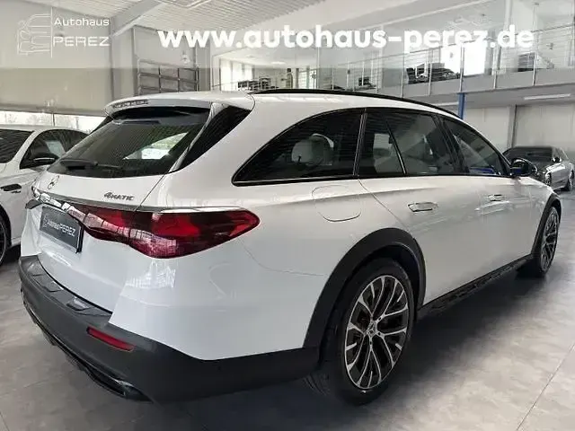 Gebraucht Mercedes E450 381 PS (280 kW) 2023 Weiß Kombi