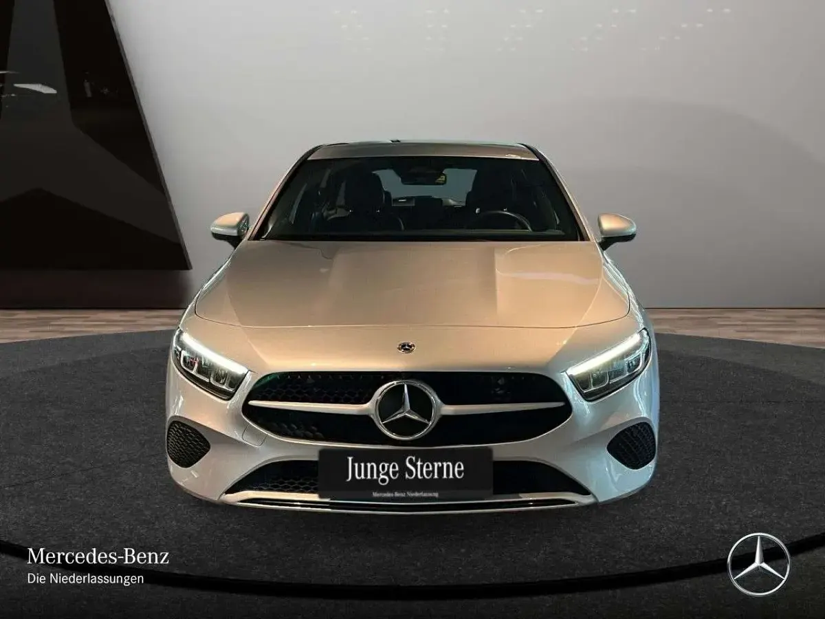 Gebraucht Mercedes A180 Advanced 116 PS (85 kW) 2024 Silber Limousine