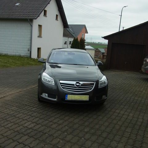 Gebraucht Opel Insignia 140 PS (102 kW) 2009 Grau metallic Limousine