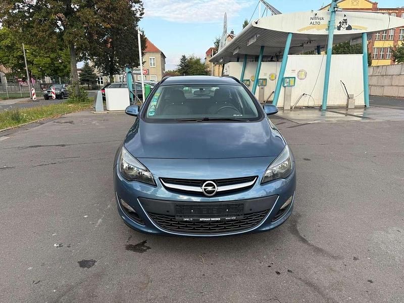 Gebraucht Opel Astra Energy 140 PS (102 kW) 2014 Blau Kombi