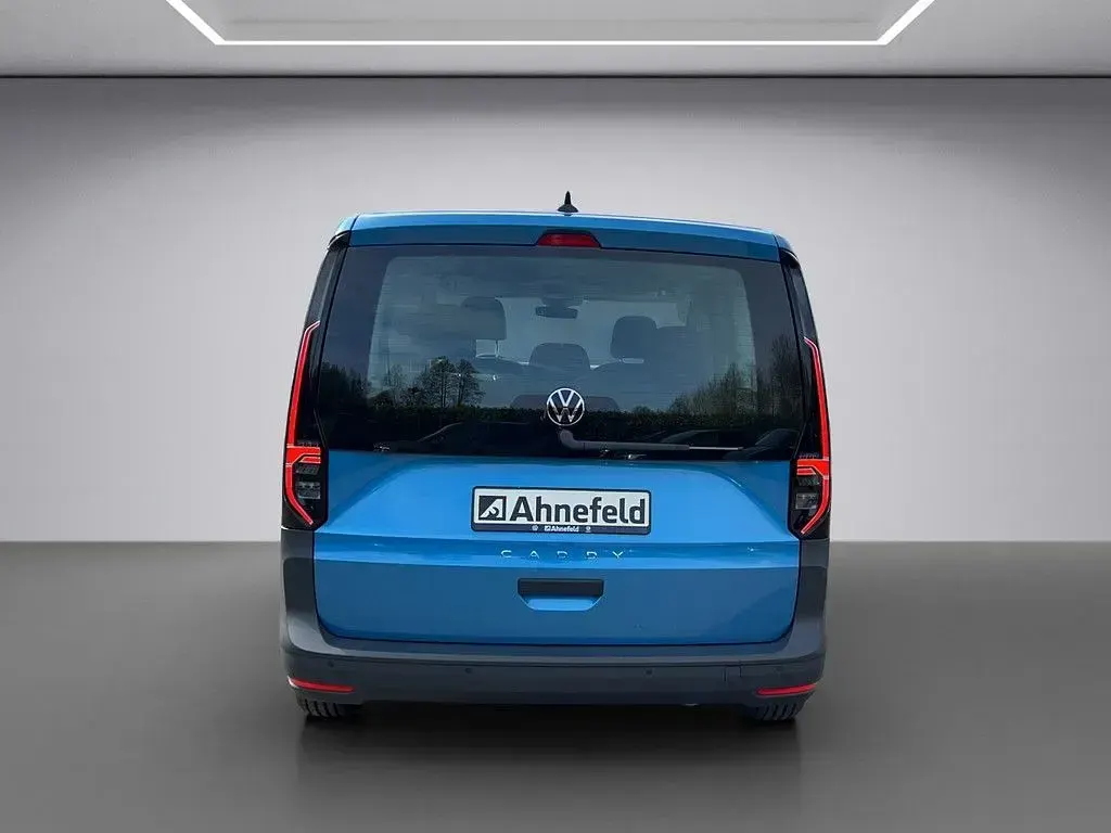 Gebraucht VW Caddy Basis 102 PS (75 kW) 2024 Blau metallic Van / Kleinbus