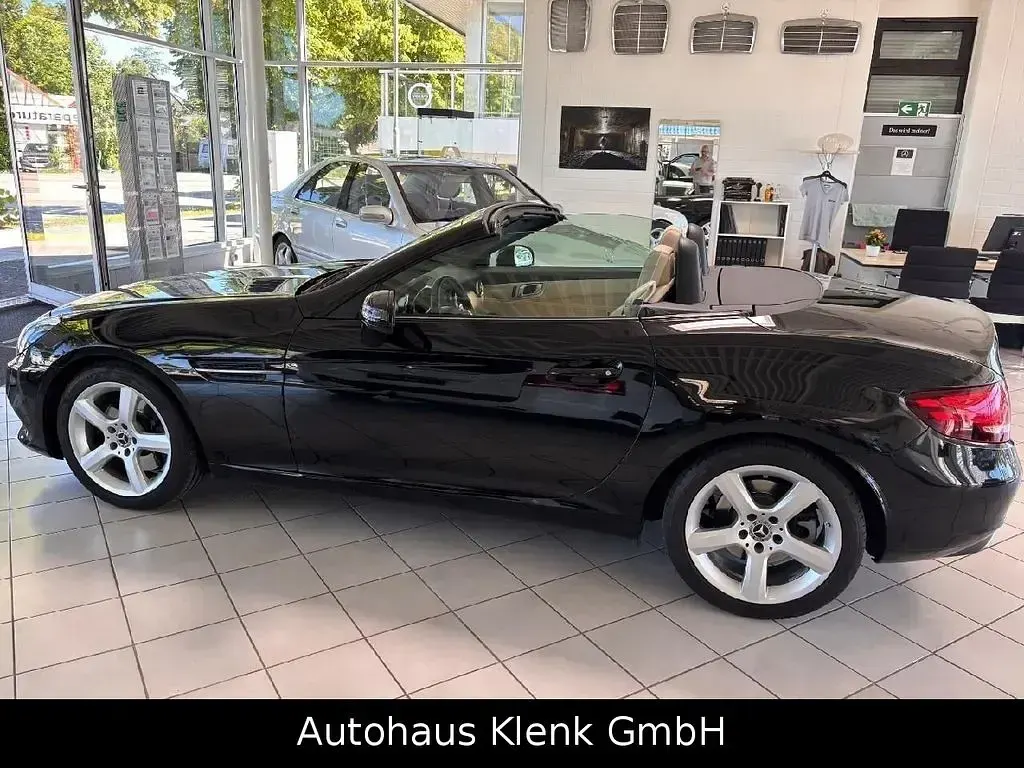 Gebraucht Mercedes SLC200 184 PS (135 kW) 2017 Schwarz Cabrio