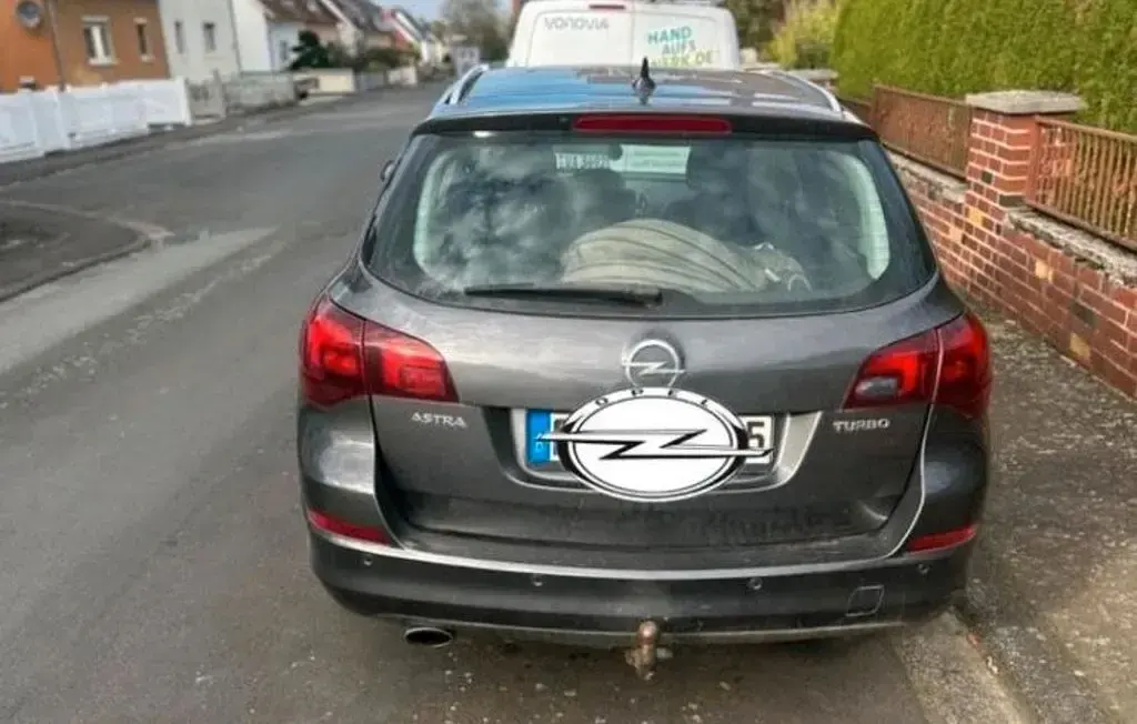 Gebraucht Opel Astra 160 PS (117 kW) 2011 Schwarz Kombi
