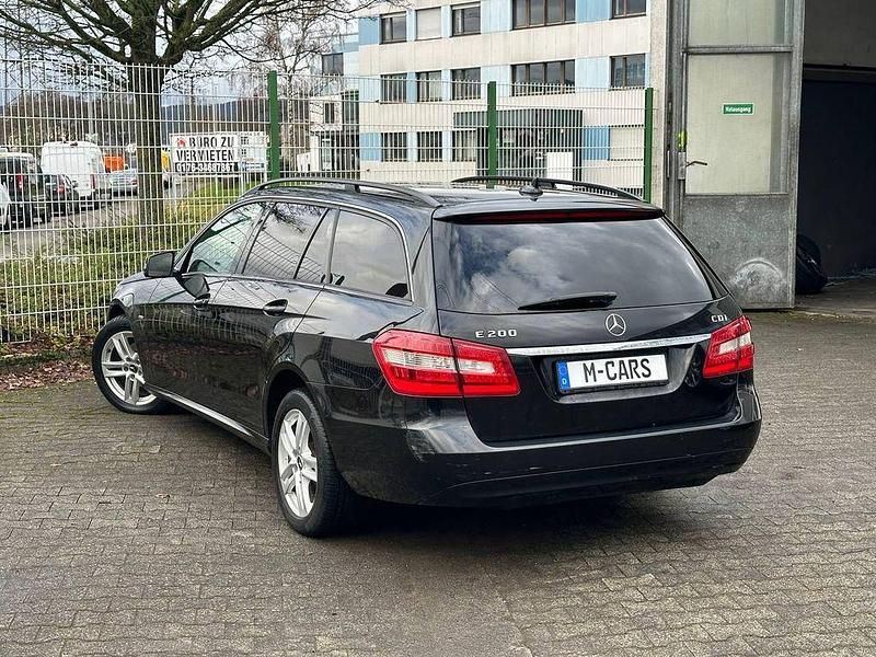 Gebraucht Mercedes E200 136 PS (100 kW) 2011 Schwarz Kombi