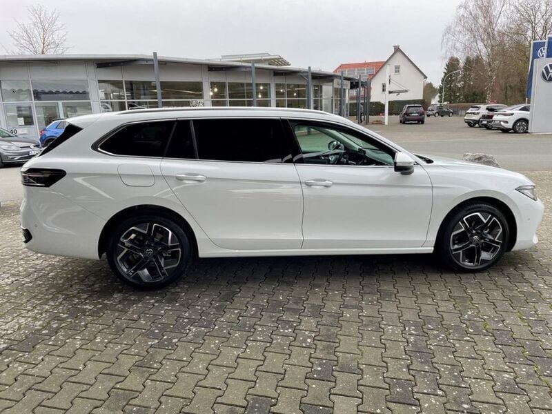 Gebraucht VW Passat Elegance+ 150 PS (110 kW) 2024 Pure white Kombi