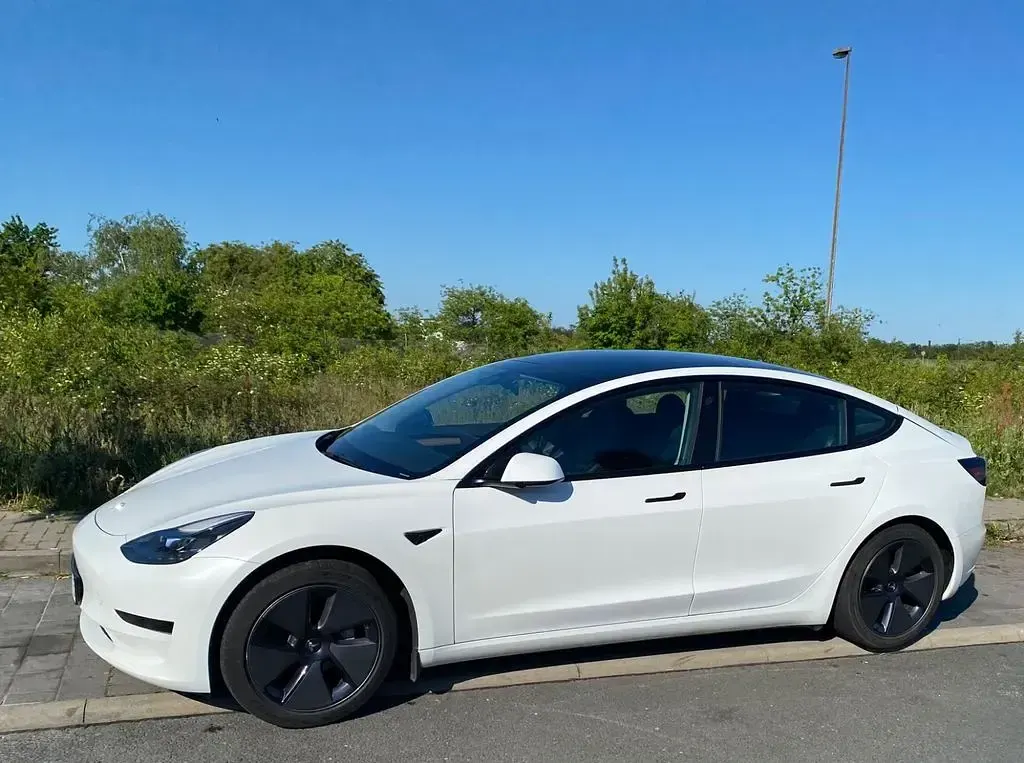 Usado Tesla Model 3 RWD 225 kW (306 CV) 2022 Blanco Berlina