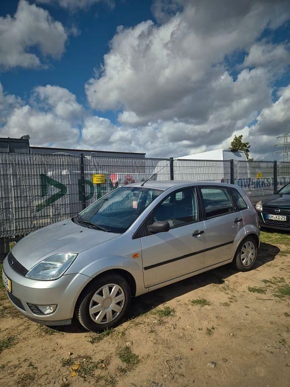 Silber Gebraucht 2007 Ford Fiesta Ghia Kleinwagen | 600 € (Superpreis) - Bild 1/4