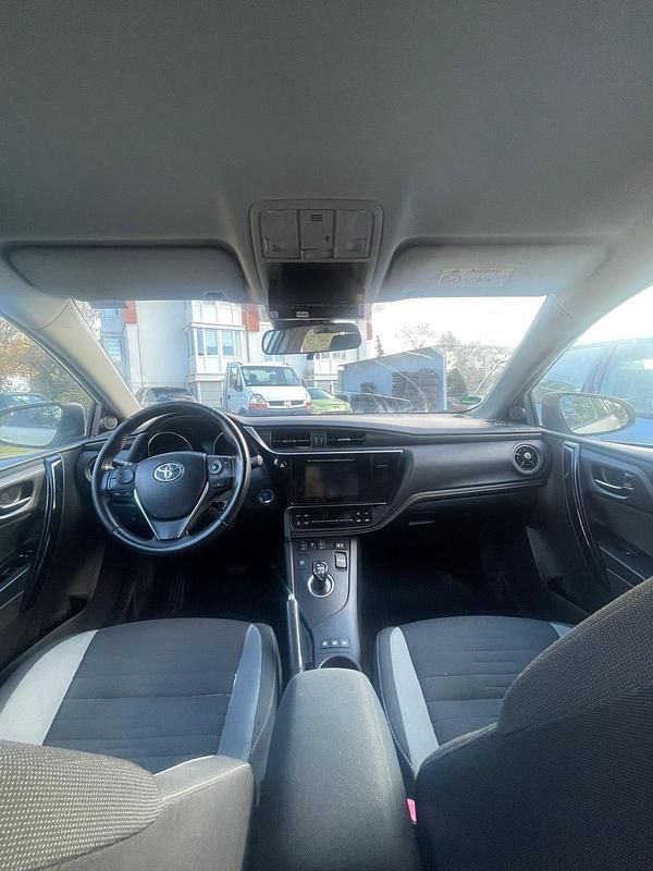 Weiß Gebraucht 2016 Toyota Auris Hybrid Kombi | 9.450 € (Guter Preis) - Bild 1/4