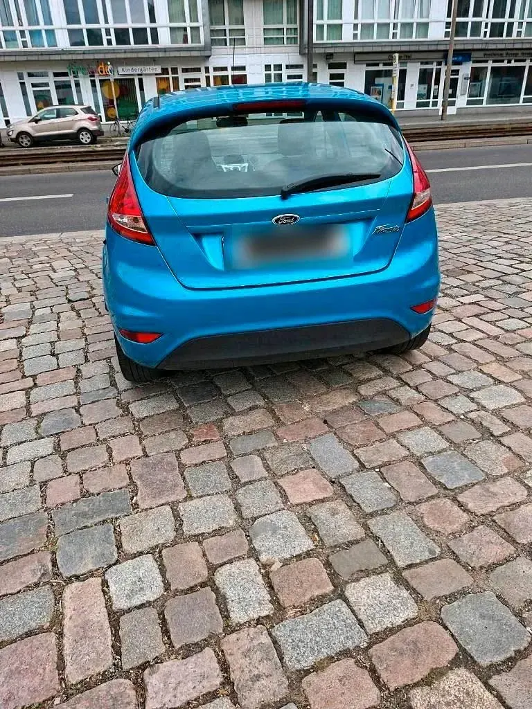 Używany Ford Fiesta 82 KM (60 kW) 2012 Niebieski Hatchback