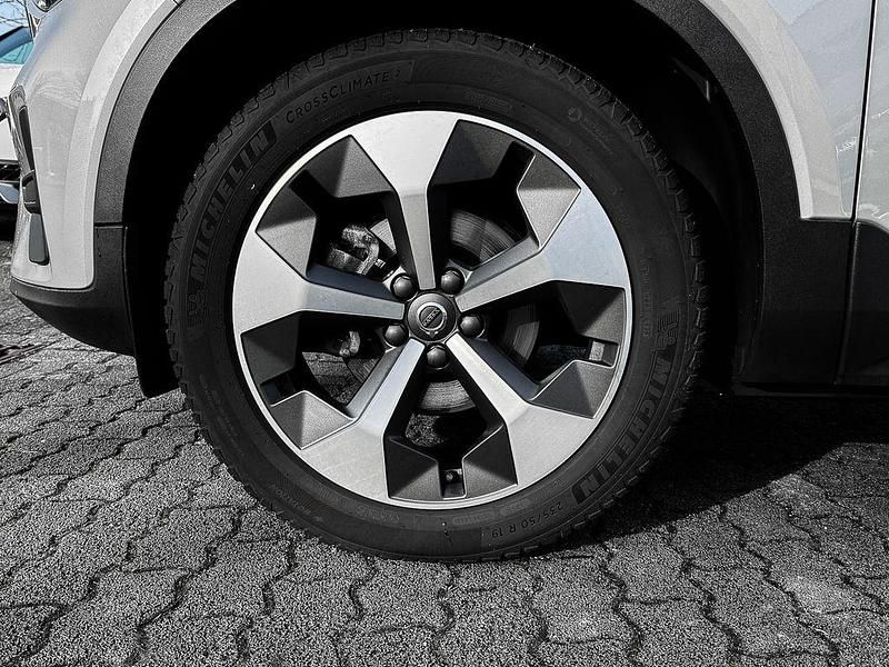 Gebraucht Volvo XC40 Core 129 PS (94 kW) 2023 Grau SUV