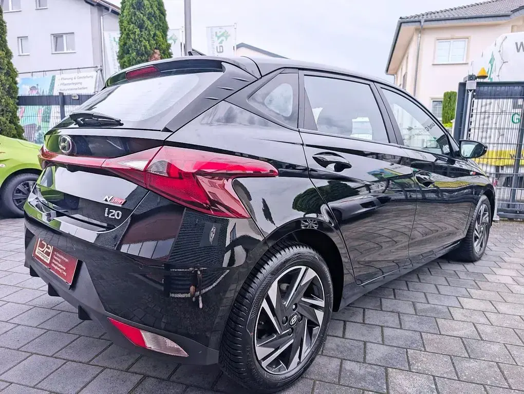 Gebraucht Hyundai i20 Trend 101 PS (74 kW) 2021 Schwarz Kleinwagen