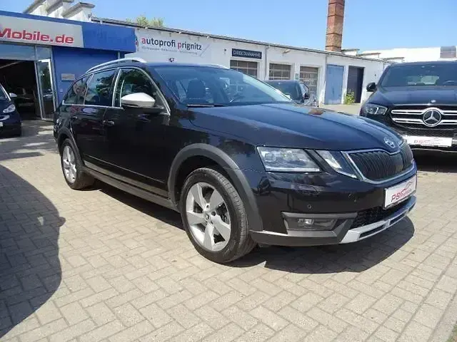 Gebraucht Skoda Octavia Scout 4x4 184 PS (135 kW) 2019 Schwarz Kombi