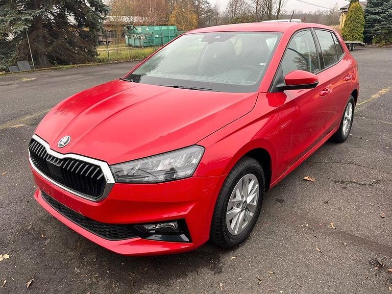Neu Skoda Fabia Selection 95 PS (69 kW) 2026 Rot Limousine