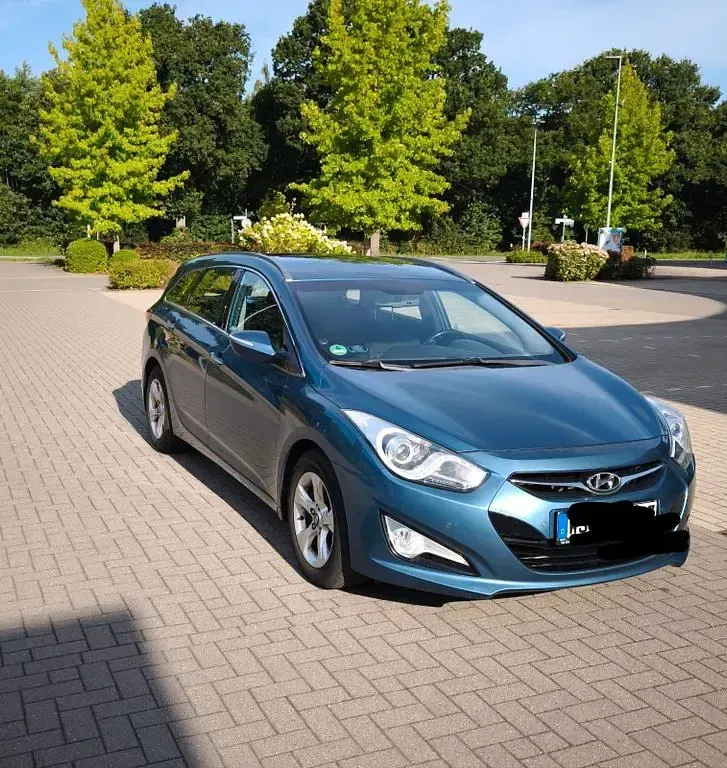 Gebraucht Hyundai i40 Style 136 PS (100 kW) 2013 Blau Kombi