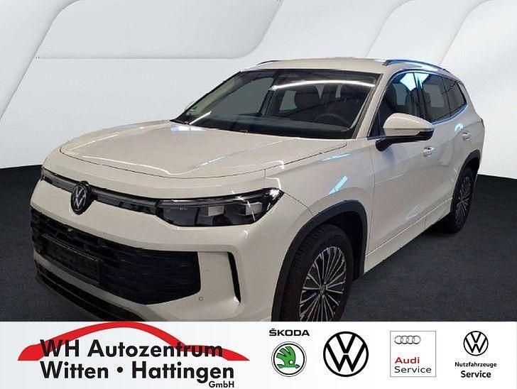 Oryxweiß perlmutteffekt Gebraucht 2025 VW Tayron Life SUV | 42.922 € - Bild 1/3