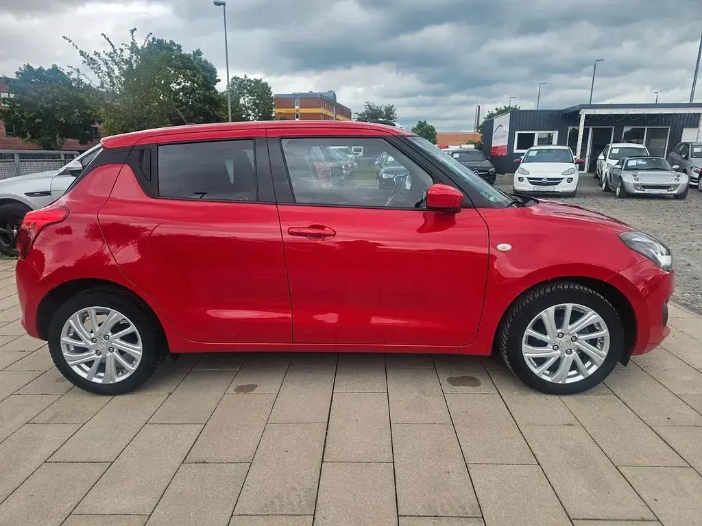 Gebraucht Suzuki Swift 83 PS (61 kW) 2021 Rot Kleinwagen
