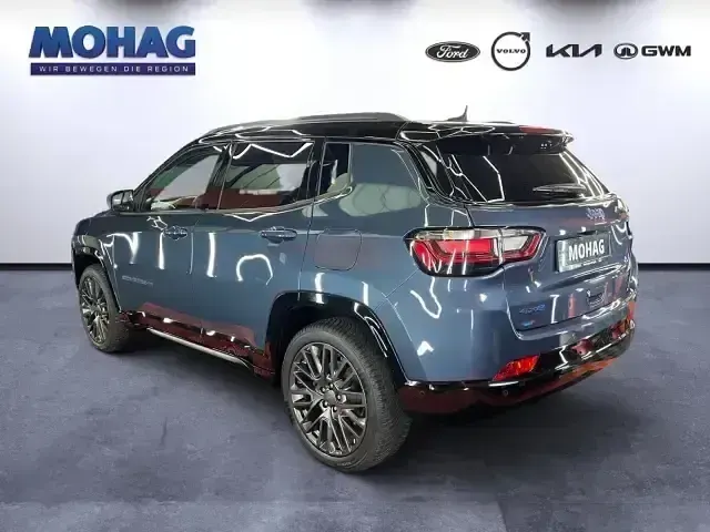 Usado Jeep Compass 80th Anniversary 180 HP (132 kW) 2022 Azul SUV