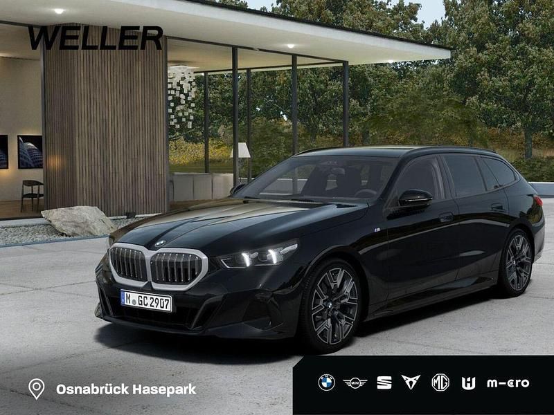 Alpinweiß (weiß) Gebraucht 2024 BMW 520 Comfort Edition Kombi | 49.950 € (Fairer Preis) - Bild 1/4