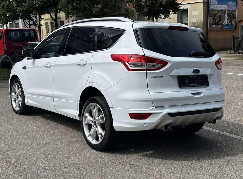 Gebraucht Ford Kuga Individual 163 PS (119 kW) 2014 Weiß SUV
